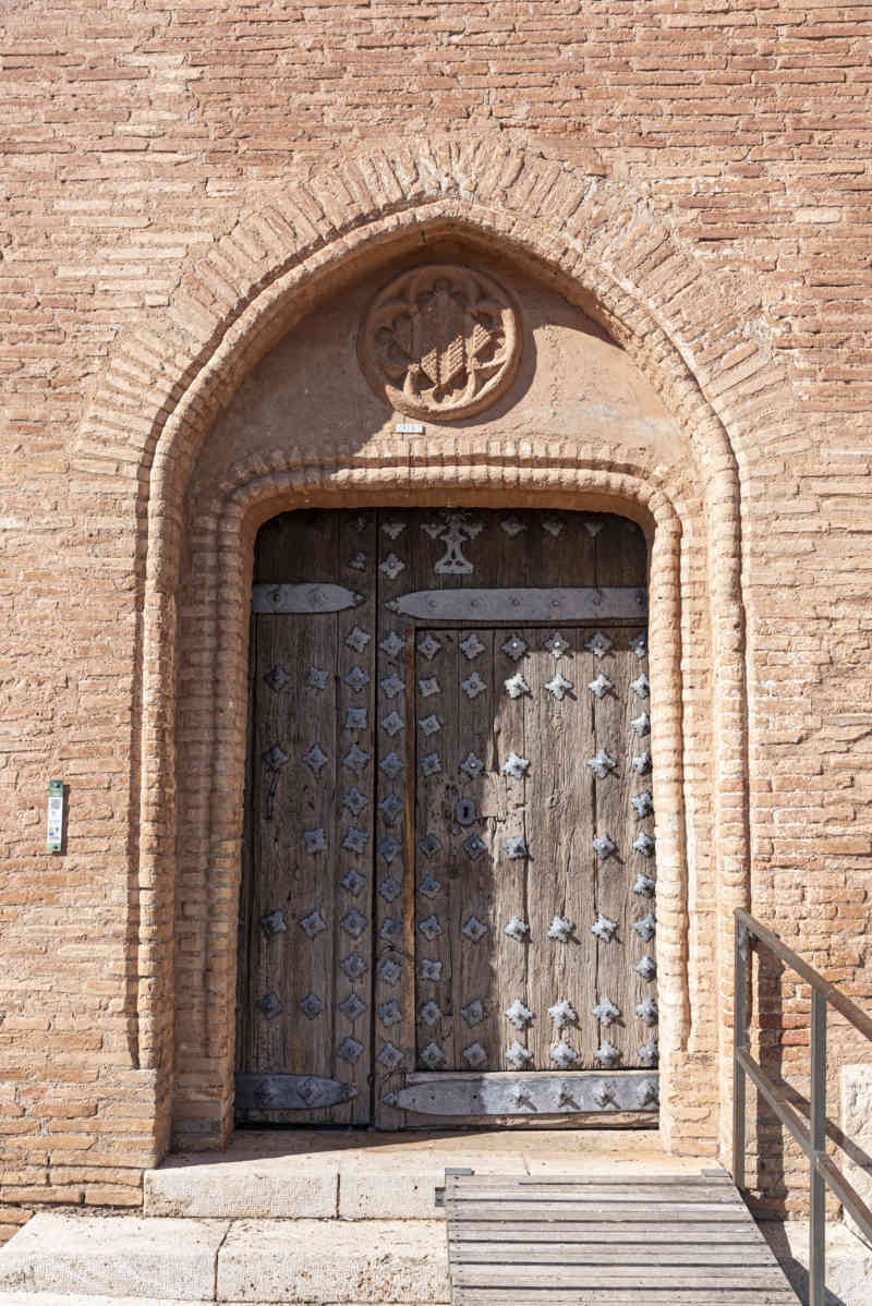 Zaragoza - Cervera de la Cañada 08 - iglesia de Santa Tecla.jpg